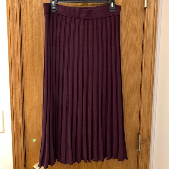 Deep purple, pleated midi skirt, a new day Medium - Picture 2 of 9